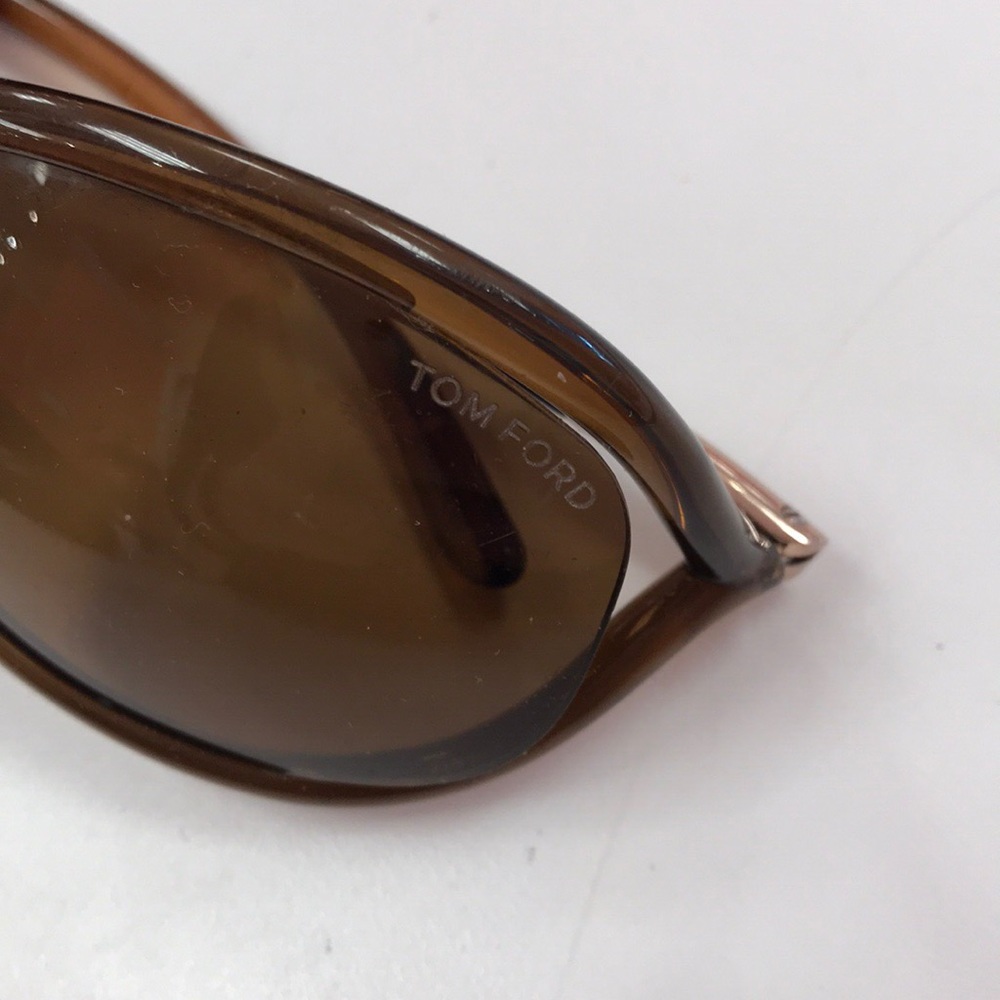 Tom Ford - Picture 2 of 4